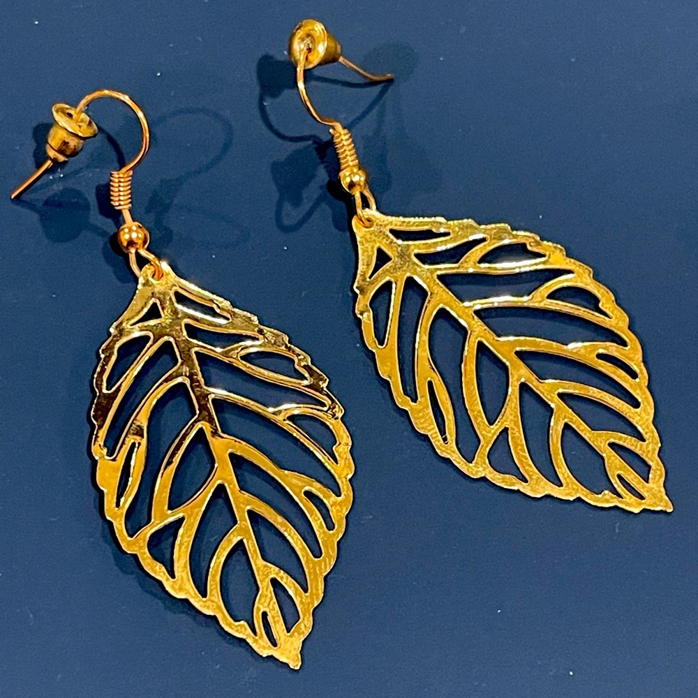 Romantic dangly leaf earrings